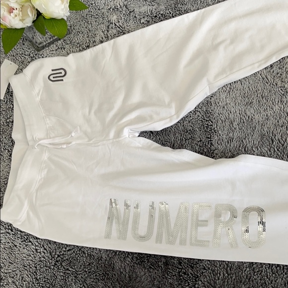 ✨2/60✨NUMERO Jogger Pants - Picture 3 of 11
